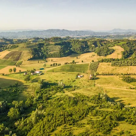 빌라 In Picturesque Hamlet Of